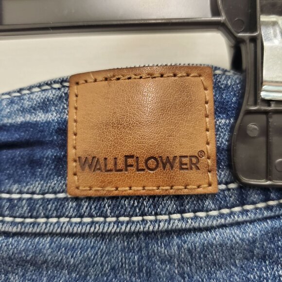 Wallflower The‎ Legendary Fit Woman's Distressed Bootcut Leg Jeans 14 Plus Long - Picture 7 of 9